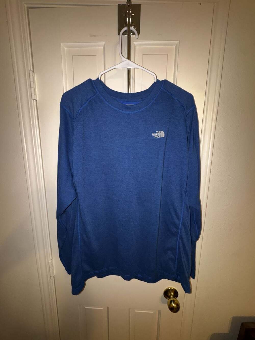 The North Face Men's Blue Long Sleeve Crew Neck Athletic Shirt XL